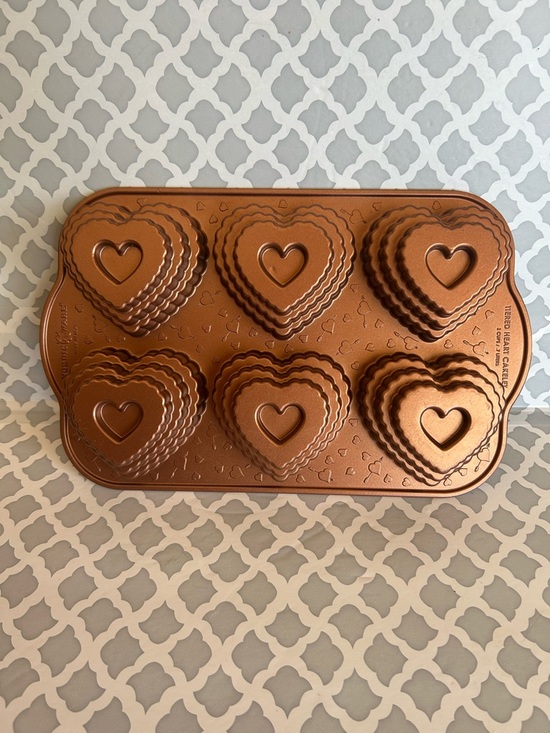 Nordic Ware Other - Nordic Ware Tiered Heart cakelet pan  6-Cavity